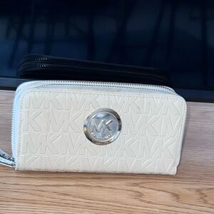 Tan Michael Kors Ziparound Wallet